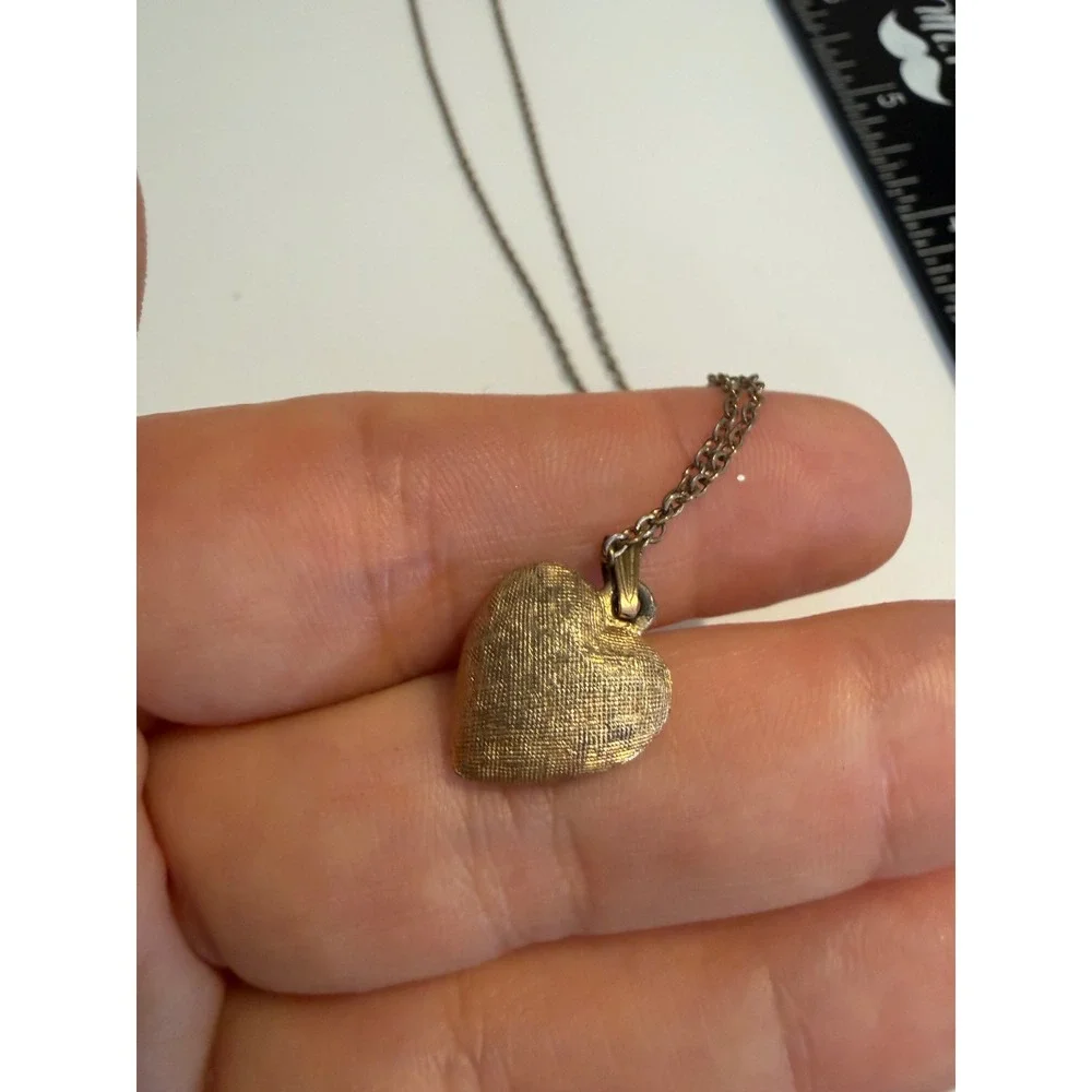 Vintage Sarah‎ Coventry Gold Tone Textured Puffed Heart Pendant Necklace 18 Inch